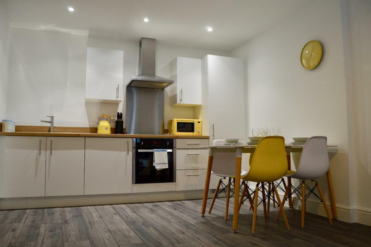 Qh31 - City Centre Location With 2 Double Bedrooms Sleeping Up To 4 People - Spacious Work Or Leisure Apartment 谢菲尔德 外观 照片