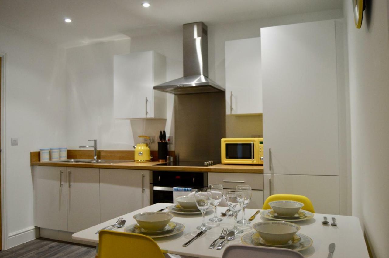 Qh31 - City Centre Location With 2 Double Bedrooms Sleeping Up To 4 People - Spacious Work Or Leisure Apartment 谢菲尔德 外观 照片