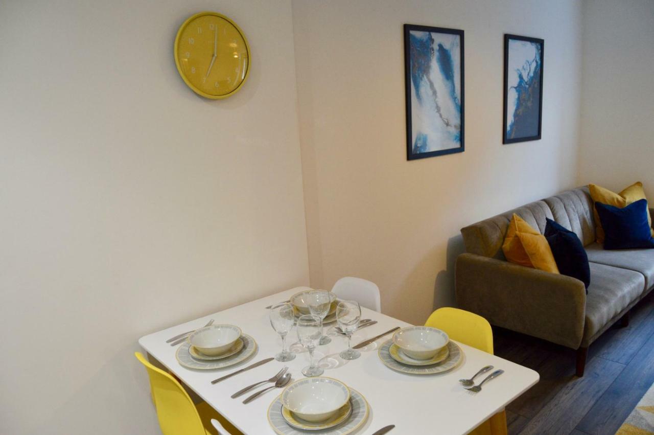 Qh31 - City Centre Location With 2 Double Bedrooms Sleeping Up To 4 People - Spacious Work Or Leisure Apartment 谢菲尔德 外观 照片