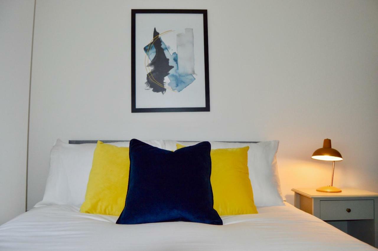 Qh31 - City Centre Location With 2 Double Bedrooms Sleeping Up To 4 People - Spacious Work Or Leisure Apartment 谢菲尔德 外观 照片