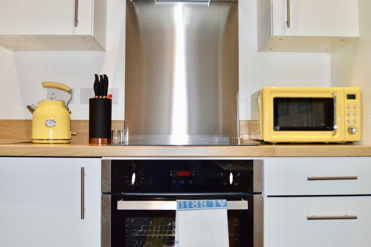 Qh31 - City Centre Location With 2 Double Bedrooms Sleeping Up To 4 People - Spacious Work Or Leisure Apartment 谢菲尔德 外观 照片