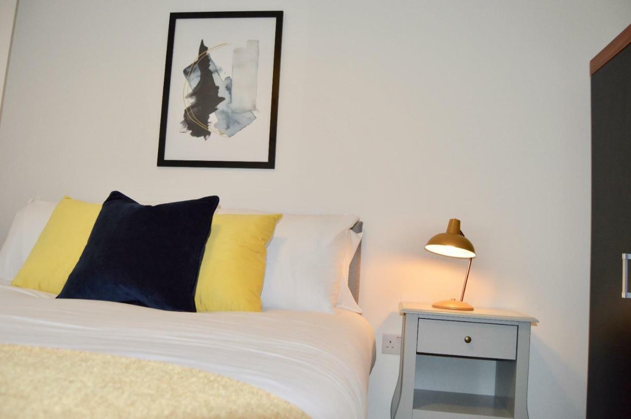 Qh31 - City Centre Location With 2 Double Bedrooms Sleeping Up To 4 People - Spacious Work Or Leisure Apartment 谢菲尔德 外观 照片