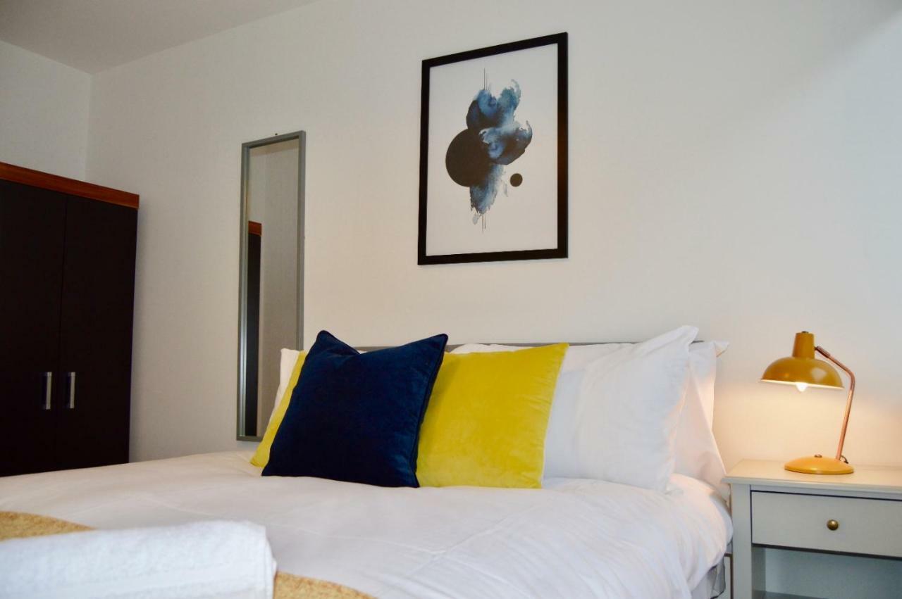 Qh31 - City Centre Location With 2 Double Bedrooms Sleeping Up To 4 People - Spacious Work Or Leisure Apartment 谢菲尔德 外观 照片